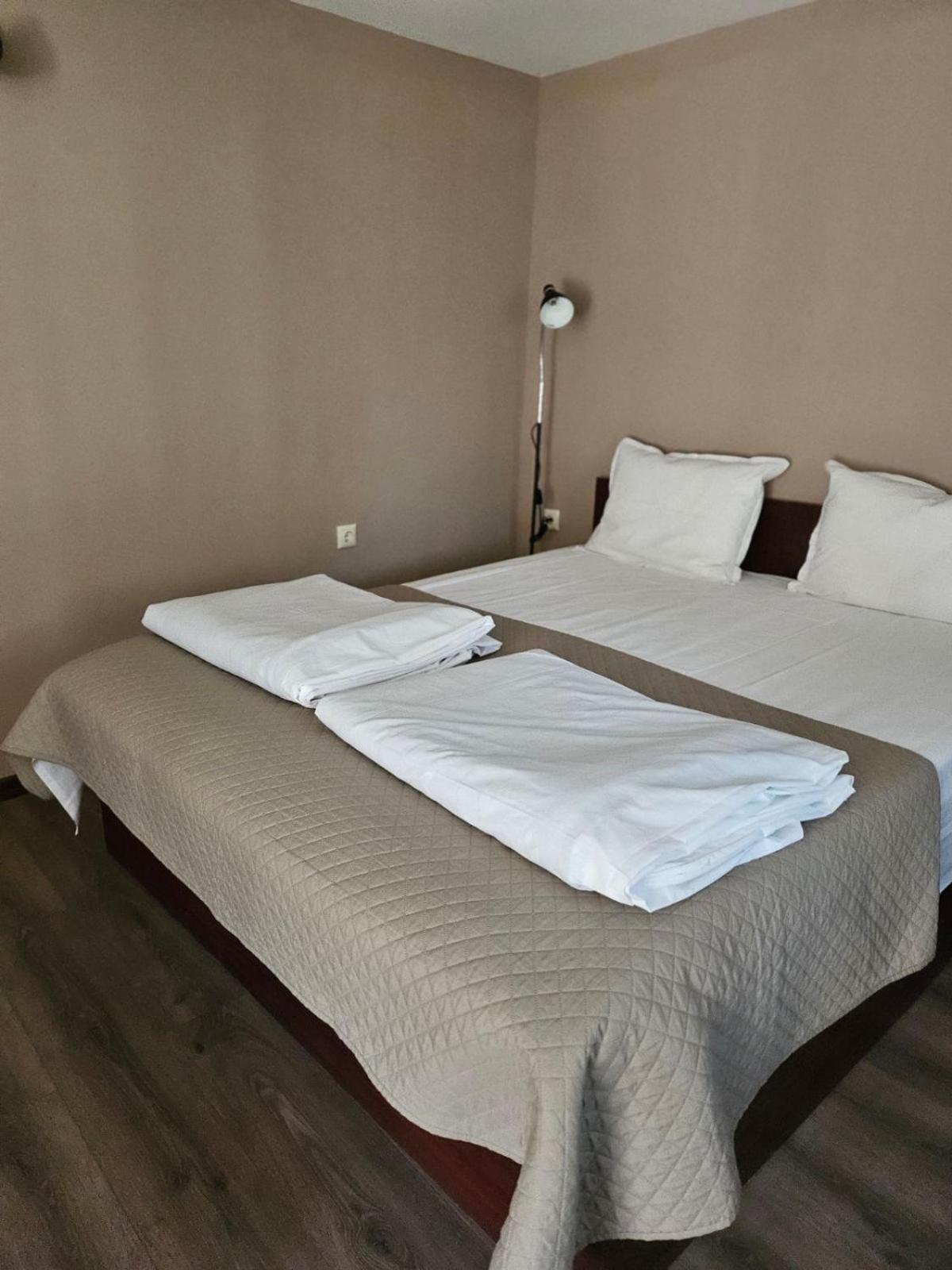 Orehite-Family Hotel ,Food & Pool Bozhichen Esterno foto