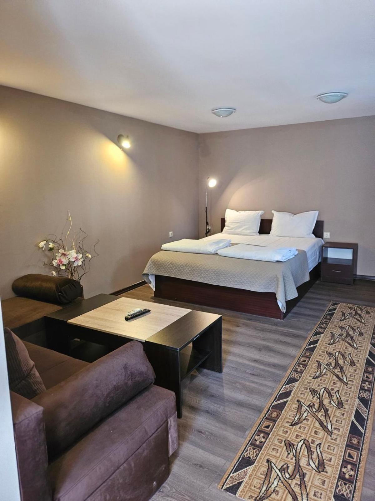 Orehite-Family Hotel ,Food & Pool Bozhichen Esterno foto