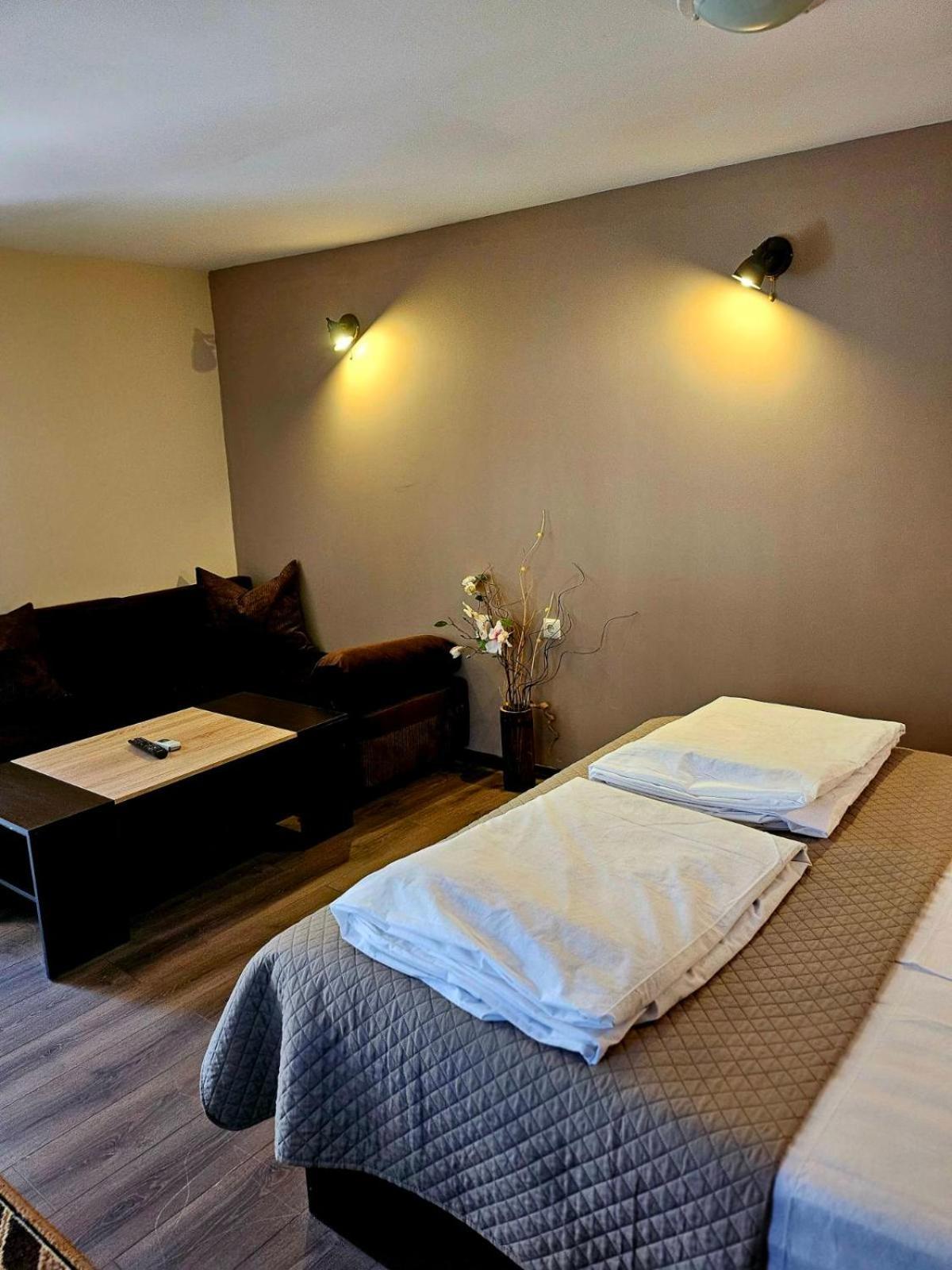 Orehite-Family Hotel ,Food & Pool Bozhichen Esterno foto