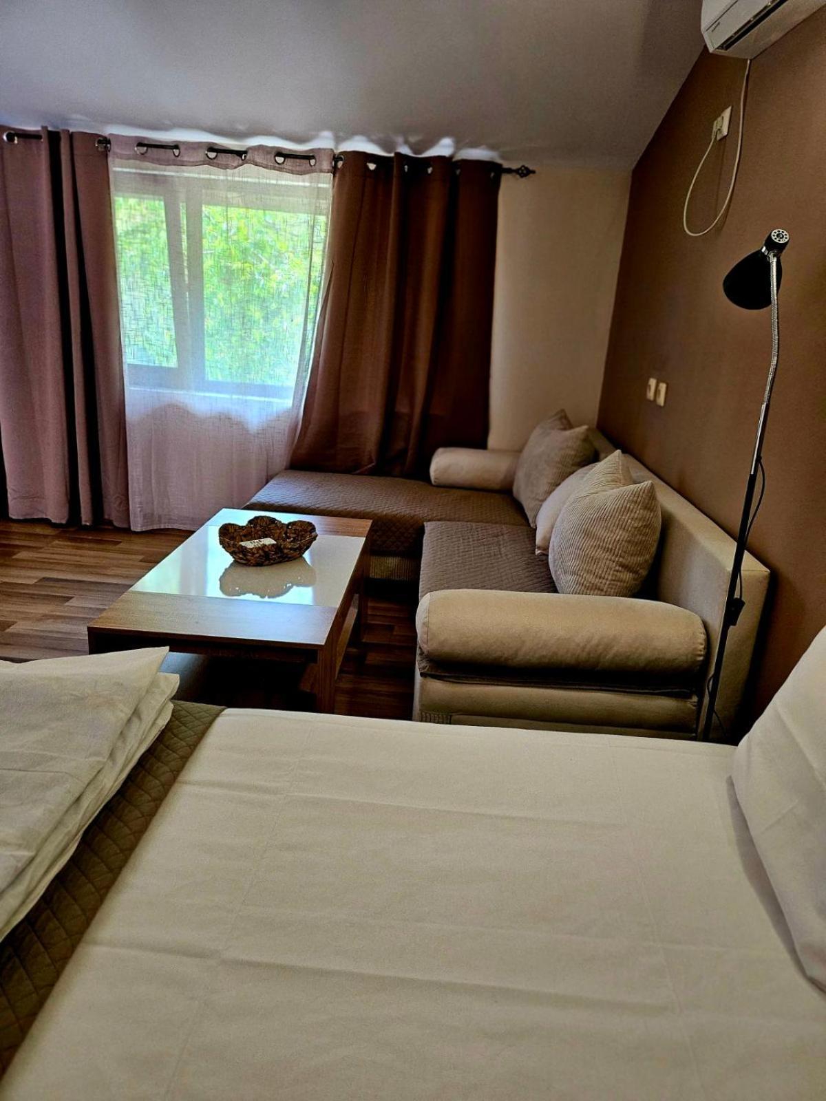 Orehite-Family Hotel ,Food & Pool Bozhichen Esterno foto