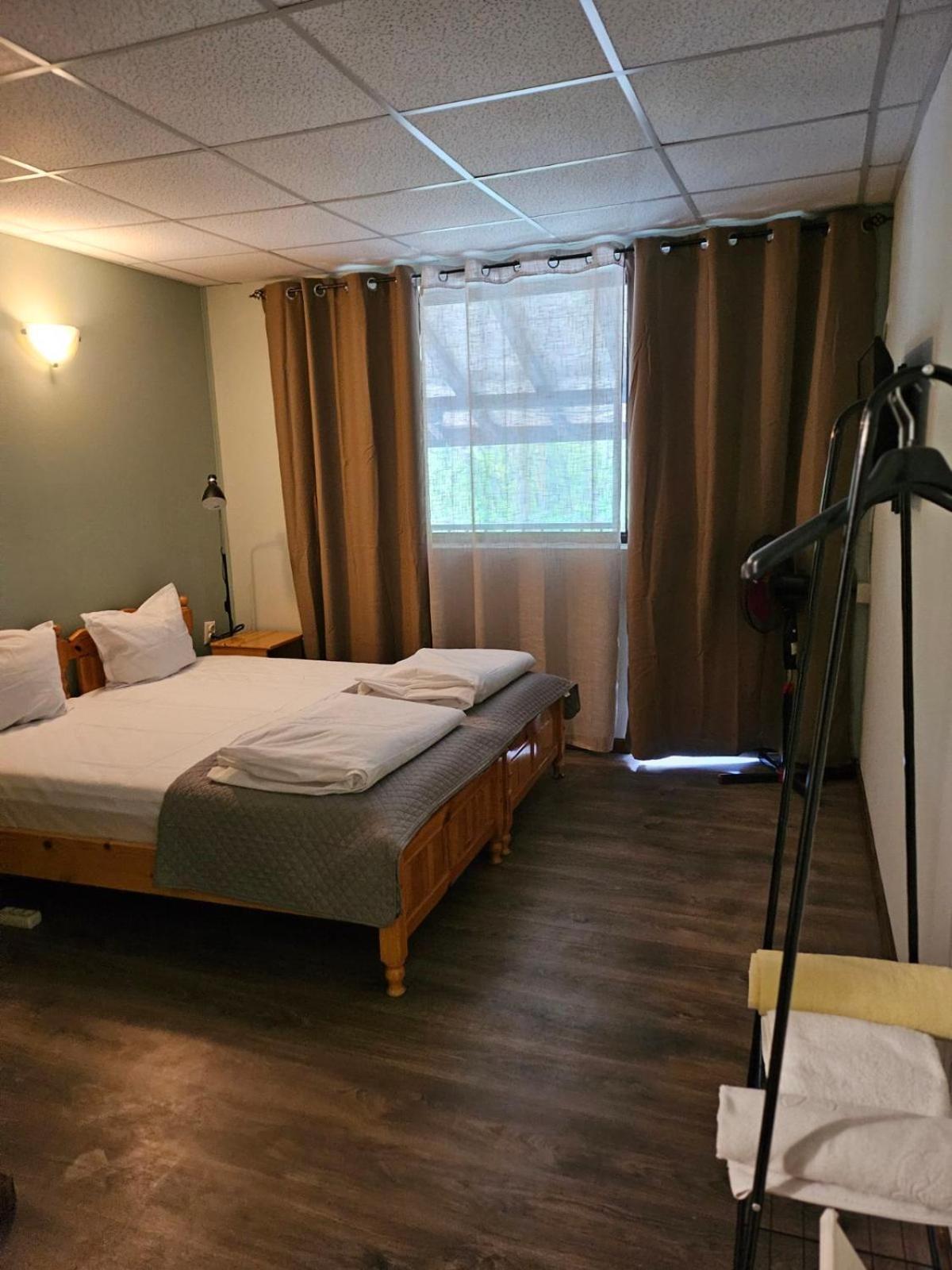 Orehite-Family Hotel ,Food & Pool Bozhichen Esterno foto