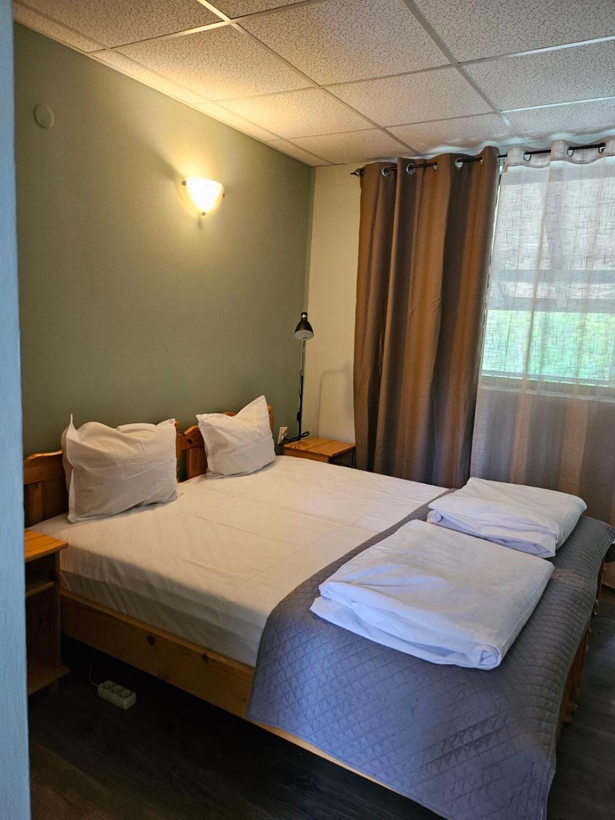 Orehite-Family Hotel ,Food & Pool Bozhichen Esterno foto