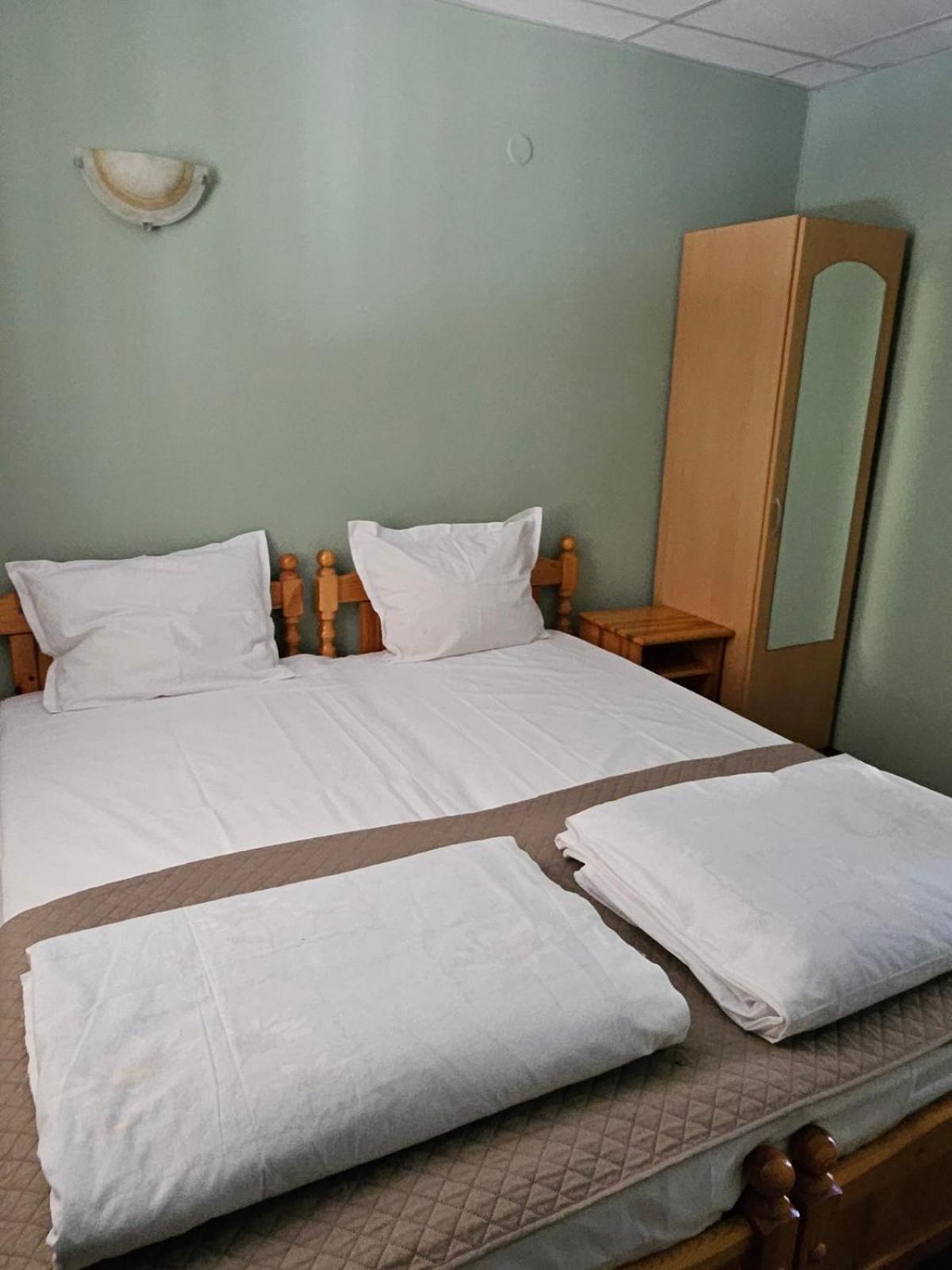 Orehite-Family Hotel ,Food & Pool Bozhichen Esterno foto