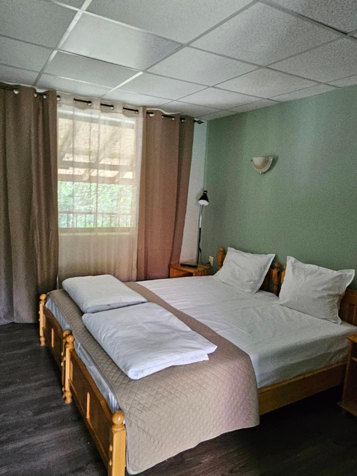 Orehite-Family Hotel ,Food & Pool Bozhichen Esterno foto
